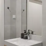 Апартаменты The Explorers Nest - 2br In