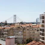 The Explorers Nest - 2br In Лиссабон