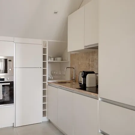 The Explorers Nest - 2br In Апартаменты Лиссабон